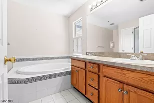 74 Mountainside Dr, Pompton Lakes, NJ 07442 - Photo 15