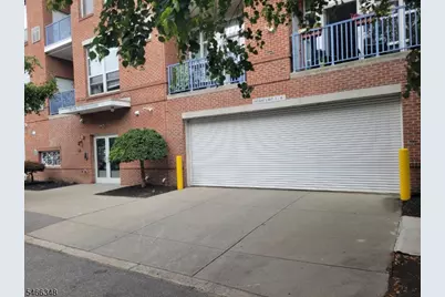 3 Greenwich Dr #84, Jersey City, NJ 07305 - Photo 1