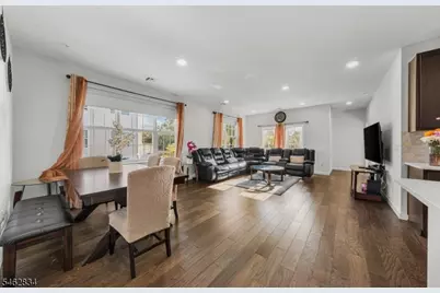 724 Lorhan Dr, Piscataway Township, NJ 08854 - Photo 5