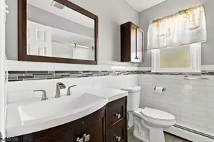 3 General Karge Ct, Elizabeth, NJ 07202 - Photo 15