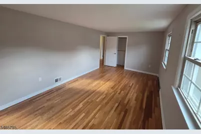 857 Pompton Ave #2, Cedar Grove, NJ 07009 - Photo 5
