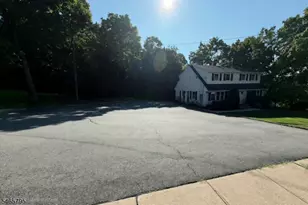 857 Pompton Ave, Cedar Grove, NJ 07009 - Photo 17