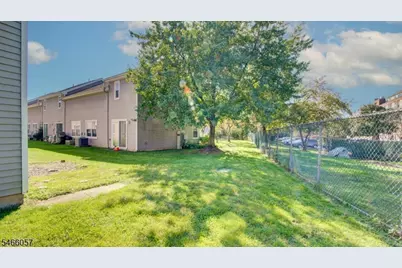 10 Starlight Ct, New Brunswick, NJ 08901 - Photo 31