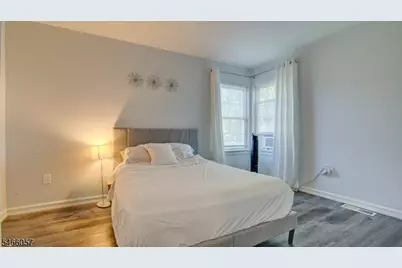 10 Starlight Ct, New Brunswick, NJ 08901 - Photo 21