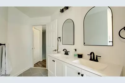 10 Starlight Ct, New Brunswick, NJ 08901 - Photo 19