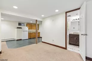 7 Lucille Dr, Parsippany, NJ 07054 - Photo 27