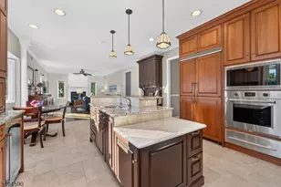 8 Chaucer Dr, Clinton Township, NJ 08801 - Photo 7