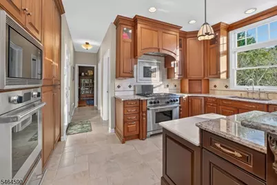 8 Chaucer Dr, Clinton Township, NJ 08801 - Photo 9
