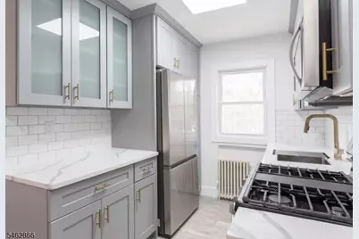 32 Kelly Pkwy #1, Bayonne, NJ 07002 - Photo 5