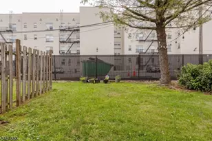 194A N Grove St, East Orange, NJ 07017 - Photo 17