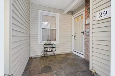 29 Avebury Pl, Franklin Township, NJ 08873 - Photo 3