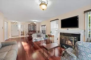 29 Avebury Pl, Franklin Township, NJ 08873 - Photo 9