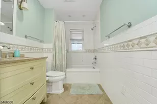 2319 Colonial Dr, Rahway, NJ 07065 - Photo 23