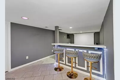 2319 Colonial Dr, Rahway, NJ 07065 - Photo 35