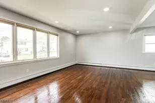 39 Barbara St, Bloomfield, NJ 07003 - Photo 3