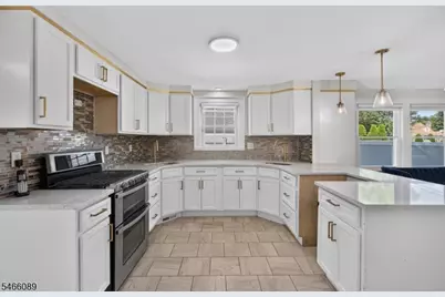 112 Rosewood Ter, Linden, NJ 07036 - Photo 9
