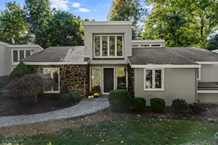 33 Crest Dr, Bernardsville, NJ 07924 - Photo 1