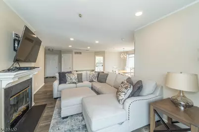 102 Village Dr, Morris Township, NJ 07960 - Photo 5