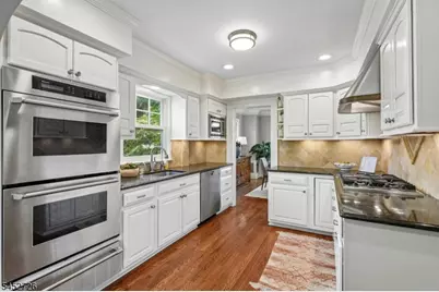 420 Up Mountain Avenue, Montclair, NJ 07043 - Photo 17