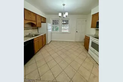 8 Plymouth St, Fairfield, NJ 07004 - Photo 5