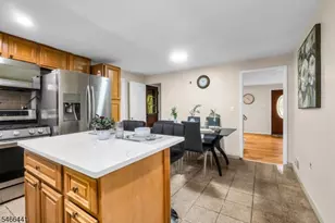 41 Heather Ln, Roselle, NJ 07203 - Photo 9