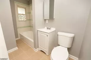 179 Vermont Ave, Newark, NJ 07106 - Photo 11