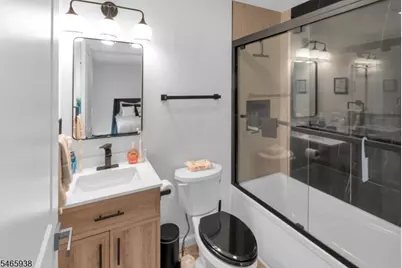 73 Stuyvesant Ave, Newark, NJ 07106 - Photo 27