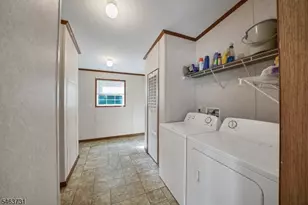 37 Sherwood Park, Washington Township, NJ 07853 - Photo 5