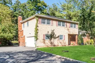 126 Timothy Pl, Bridgewater, NJ 08807 - Photo 3