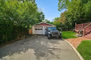 13 Duncan St, Millburn, NJ 07041 - Photo 27