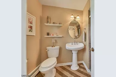 8 Elm Ct, Washington Township, NJ 07853 - Photo 19
