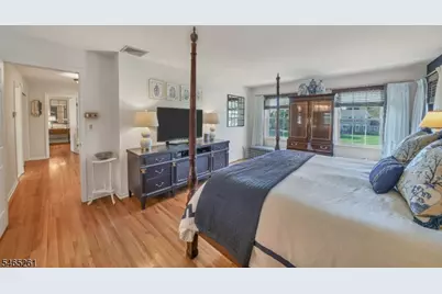8 Elm Ct, Washington Township, NJ 07853 - Photo 17