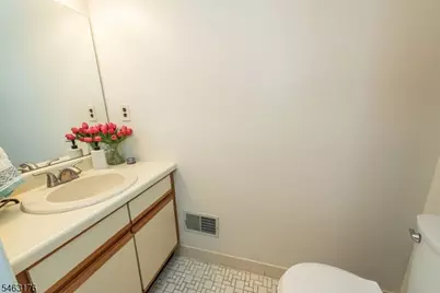 32 Bowfell Ct, Wayne, NJ 07470 - Photo 11