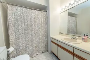 32 Bowfell Ct, Wayne, NJ 07470 - Photo 17