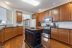 4 Bluffs Ct, Hamburg, NJ 07419 - Photo 9