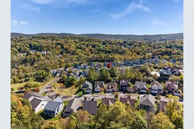 4 Bluffs Ct, Hamburg, NJ 07419 - Photo 25