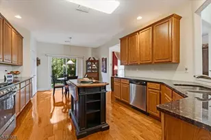 4 Bluffs Ct, Hamburg, NJ 07419 - Photo 7