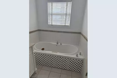 5 Linabury Ln, Chester, NJ 07930 - Photo 11