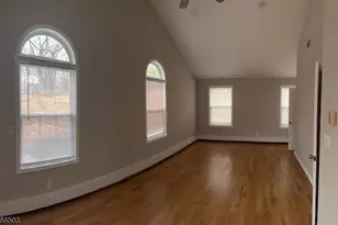 5 Linabury Ln, Chester, NJ 07930 - Photo 9