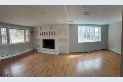 5 Linabury Ln, Chester, NJ 07930 - Photo 5
