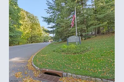 106 Stockton Ct, Parsippany, NJ 07950 - Photo 31