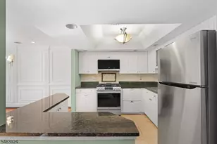 106 Stockton Ct, Parsippany, NJ 07950 - Photo 9