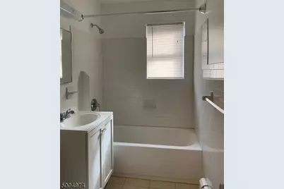 16 Roosevelt Pl #B6, Montclair, NJ 07042 - Photo 7