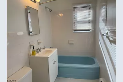 16 Roosevelt Pl #B6, Montclair, NJ 07042 - Photo 15