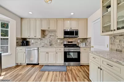 810 Plymouth Rd, North Brunswick Township, NJ 08902 - Photo 17