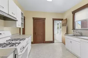 412 N Park Ave, Linden, NJ 07036 - Photo 17