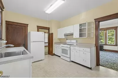 412 N Park Ave, Linden, NJ 07036 - Photo 15