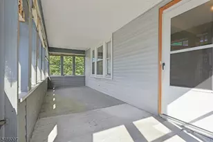 412 N Park Ave, Linden, NJ 07036 - Photo 5