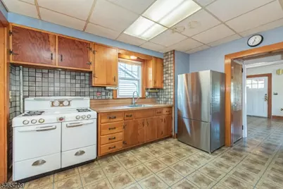 25 Orchard Sq, Caldwell, NJ 07006 - Photo 13