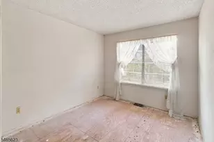 702 Brokaw Ct, Bridgewater, NJ 08807 - Photo 17